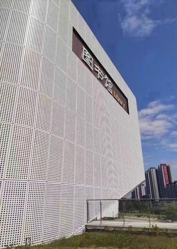 幕墙氟碳铝单板价格怎么算 工程选型采购避坑实用参考指南