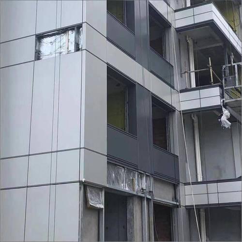 外墙装修选哪种材料省钱又耐用 幕墙冲孔铝单板真实评测