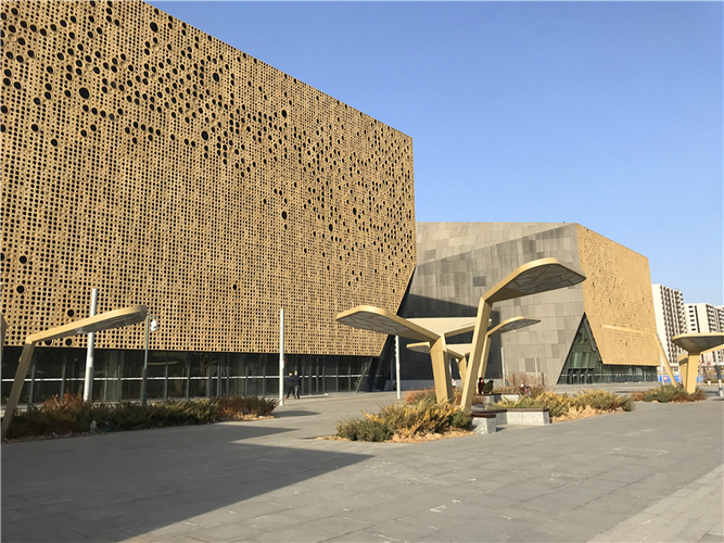 外墙铝冲孔单板图片_冲孔铝单板外墙_外墙铝冲孔单板施工方案